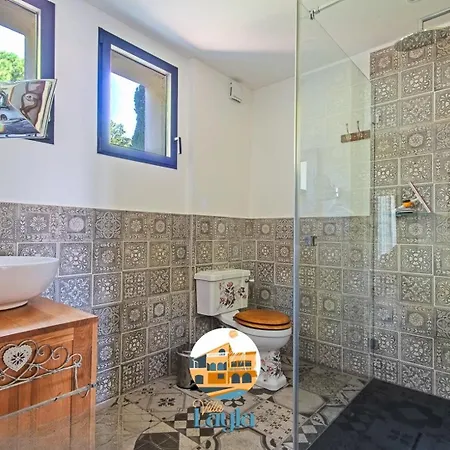 Layla - 5 Etoiles - 10 Personnes - Vue *