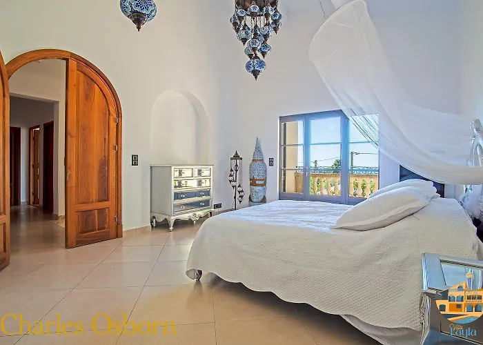 Layla - 5 étoiles - 10 Personnes - Vue Villa