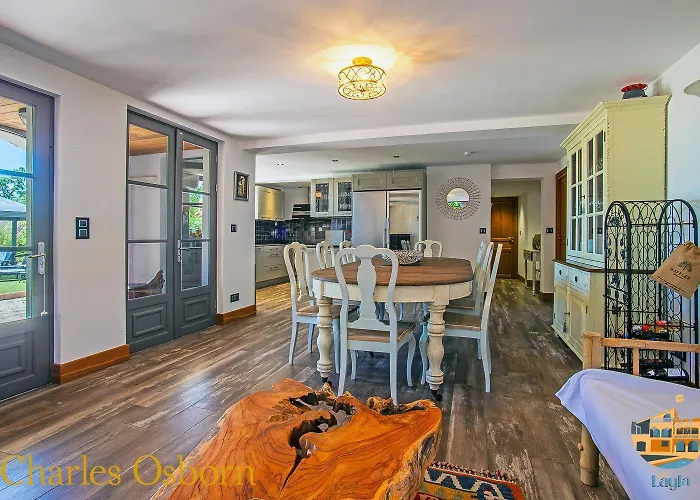 Layla - 5 Etoiles - 10 Personnes - Vue * 세테